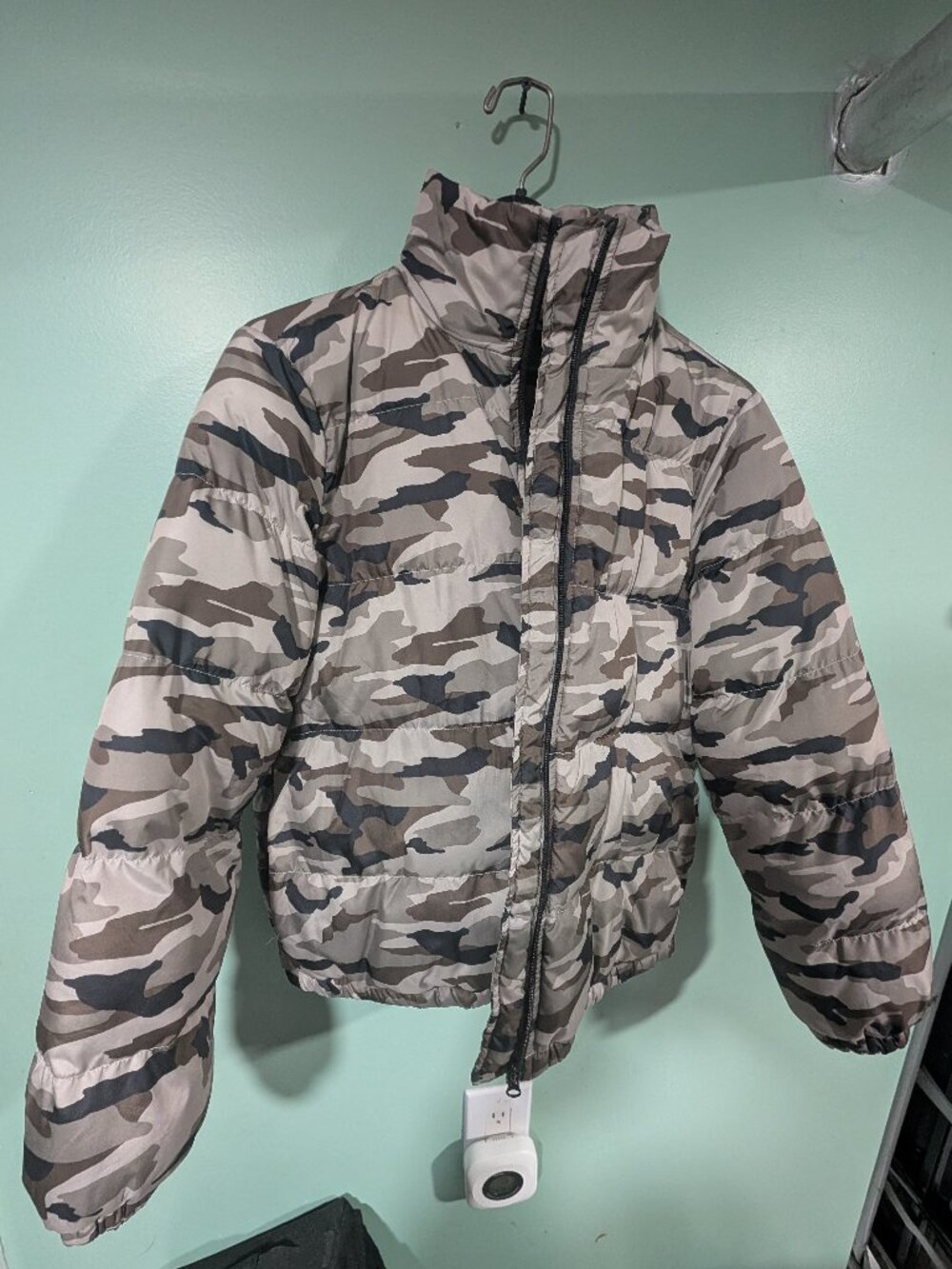 Fashion Nova Medium Camouflage Puffer Jacket